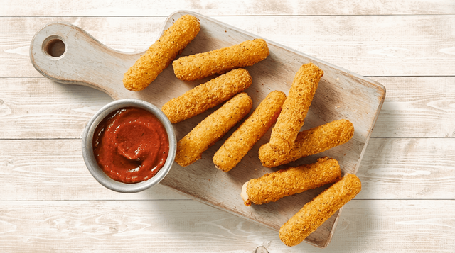 Mozzarella Sticks (9 pcs).
